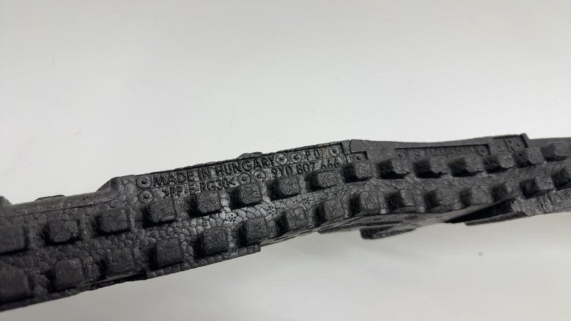 9Y0.807.666.J ⭕ 2024 Porsche Cayenne Front Passenger Right Grille Insulator Foam 9Y0807665J