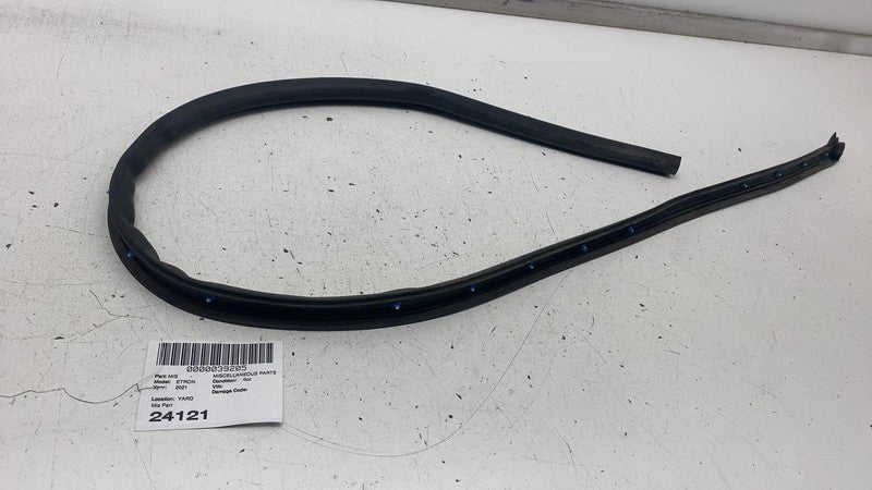 4KE833178 ⭕ 19-23 Audi e-Tron Driver Side Skirt Rocker Molding Rubber Seal Left 4KE833178