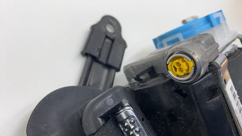 2016-2020 Tesla Model X Front Passenger Side 1st Row Seat Belt & Retra