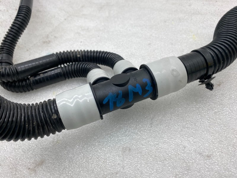 1077579 00 F ⭕ 17-22 Model 3 Front Motor Coolant Chiller to BATT Hose w/ Sensor 1077579-00-F