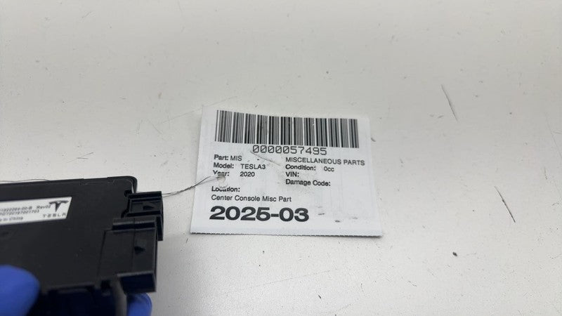 ⭕ 17-23 Tesla Model 3 Y Center Console USB/AUX Hub Control Module 1522