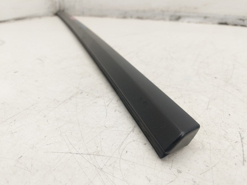 1495723 00 B ⭕ 2020-2022 Tesla Model Y Rear Door Window Outer Belt Seal Right RH 1495723-00-B