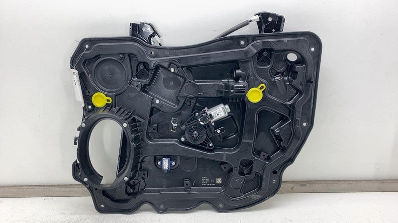 ⭕ 17-24 Chrysler Pacifica Front Passenger Door Window Regulator w/ Carrier Right