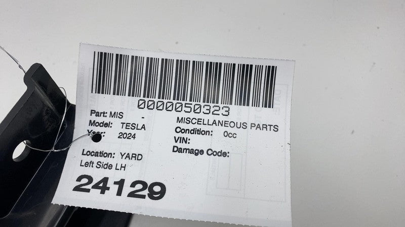 2024 Tesla Cybertruck Rear Driver Side Bumper Bracket Left LH 1800643-