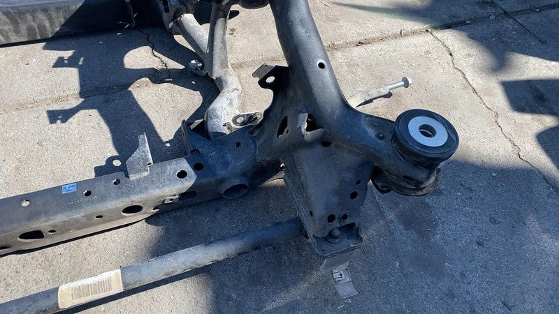 2016-2019 Mercedes-Benz GLE350 Subframe Crossmember Front Engine Cradle RWD OEM