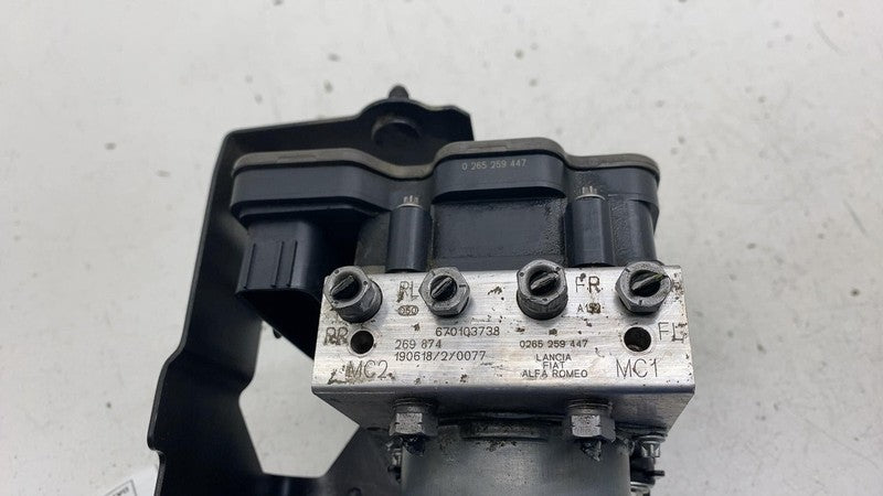 6701037380 ⭕ 14-20 Maserati Ghibli 3.0L ABS Anti Lock Brake Pump Module & Bracket 670103738