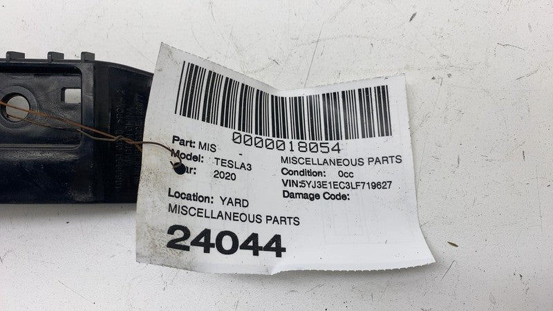 ⭕ 17-23 Model 3 Rear Right Bumper Taillamp Taillight Mount Bracket 108