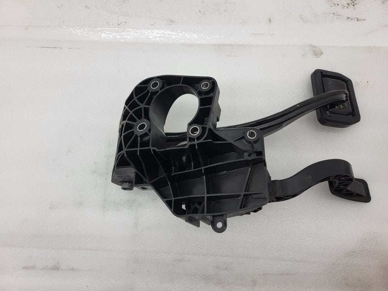 1044691 00 D ⭕ 2017-2023 Model 3 Accelerator and Brake Foot Pedal w/ Switch Base 1044691-00-D