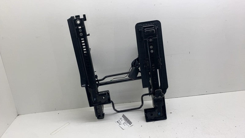 ⭕ 2022-2025 Rivian R1S Rear 2nd Row Driver Side Seat Rail Track Frame 