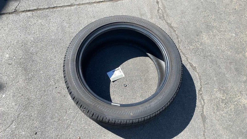 ⭕ Bridgestone Driveguard 245/45 RF19 102W Radial Tubeless Extra Load W