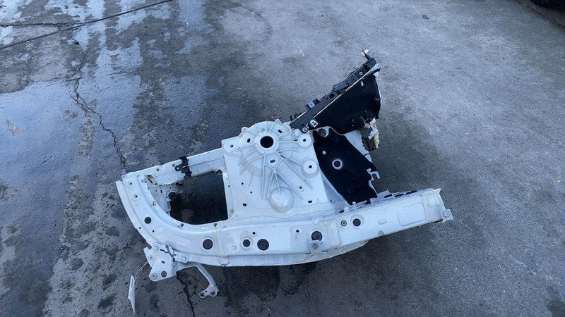 ⭕2018 2019 BMW 530e Front Driver Side Body Frame Horn Structural Cutou