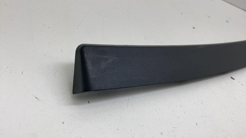 ⭕ 2025 Rivian R1S Rear Gate Upper Switch Bezel w/ License Plate Lamp Assembly