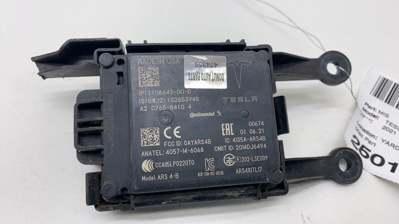 1108647 00 D 2016-2024 Tesla Model S MS Seven Pin Perpendicular Radar Sensor 7-Pin + Bracket