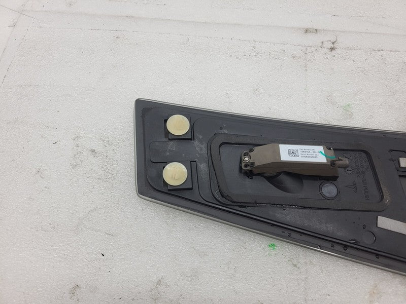 109230700B ⭕ 16-20 Model S Passenger B-Pillar Glass Applique w/ Camera Right 1092307-00-B