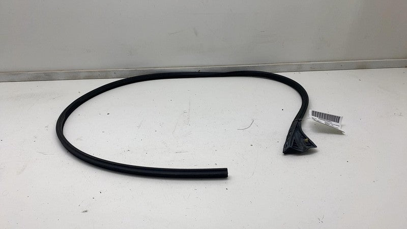 ⭕ 2020-2022 Tesla Model Y MY Passenger Side Body Header Seal Right 149