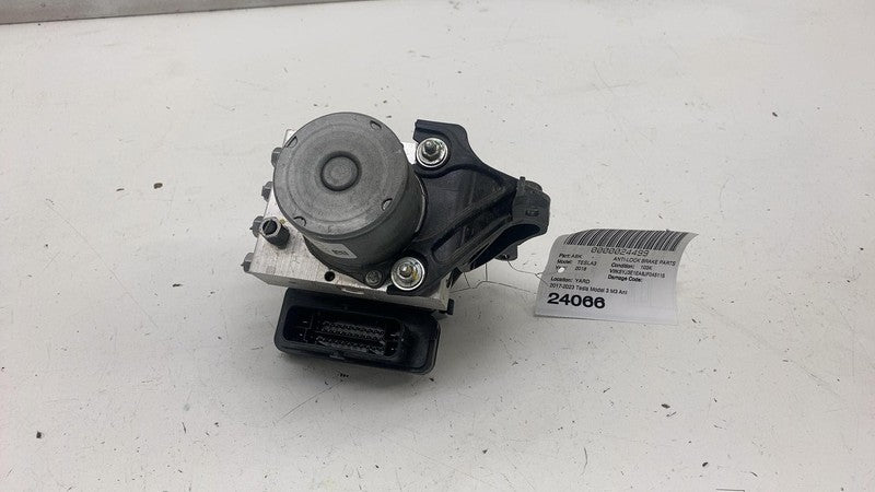 1044745-00-B ⭕ 2017-2023 Tesla Model 3 M3 Anti-Lock Brake System ABS Pump Module 1044745-00-B