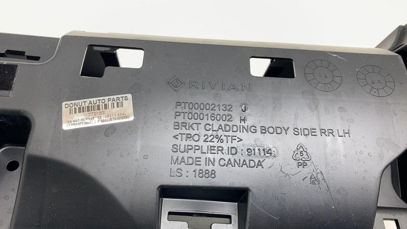 PT00016002H ⭕ 22-24 Rivian R1T Rear Driver Left Lower Cladding Body Trim Cover PT00002132J