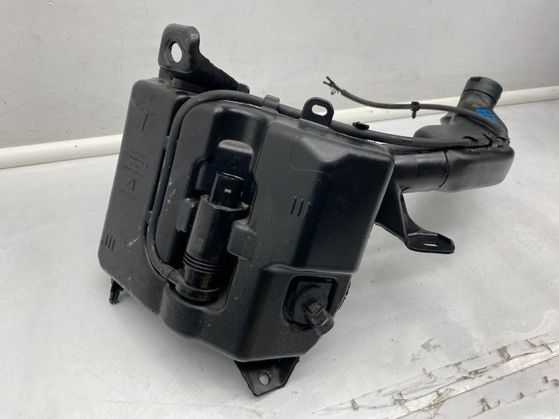 ⭕ 20-24 Model Y MY Windshield Washer Fluid Tank Reservoir & Motor 1490