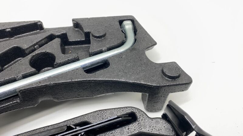 7P0 011 031 2011-2018 Porsche Cayenne Emergency Spare Wheel Lift Jack Wrench w/ Holder OEM