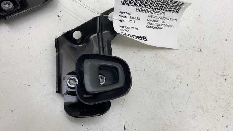 ⭕ 16-20 Model X Rear Left/Right Trunk Floor Tie Down Hook 1060012-00-C
