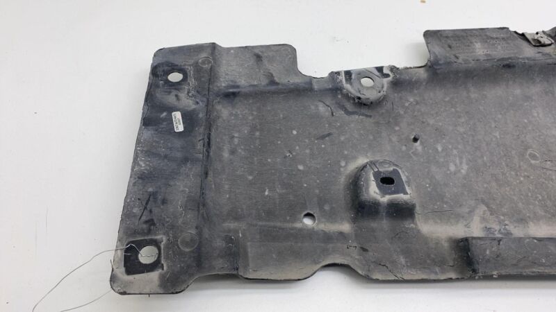 A 166 524 01 30 2016-2019 Mercedes-Benz GLE350 Front Engine Lower Splash Shield Guard Cover OEM