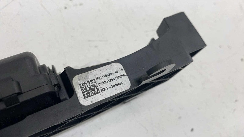 1115333 00 B ⭕ 2016-2025 Tesla Model X Front Right Door Release Actuator RH Assy 1115333-00-B