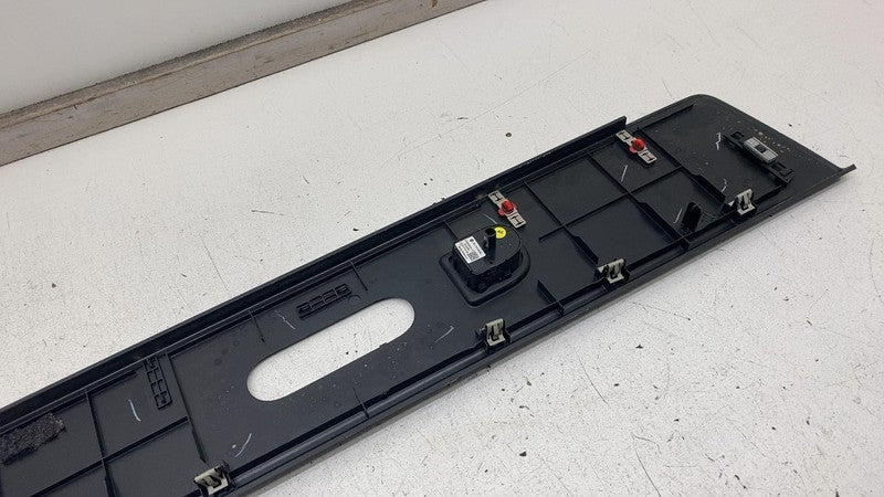 PT00030675M ⭕22-24 Rivian R1T Rear Left Upper Bed Main Molding Trim Cover Panel PT00030675-M