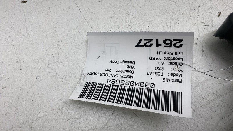 1083990-00-K ⭕ 2017-2023 Model 3 Rear Left Retainer Wing & Tail Light Bracket LH 1083990-00-K
