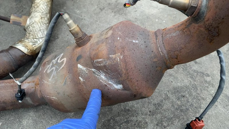 ⭕ 2018-2021 Lincoln Navigator Left & Right Side Exhaust Front Pipe Tub