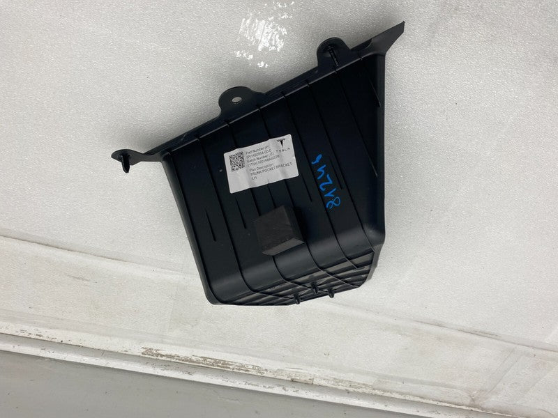 1492954 00 C ⭕20-24 Tesla Model Y Rear Driver Side Trunk Pocket End Bracket Left 1492954-00-C