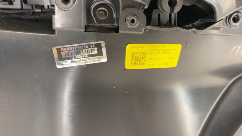 1593863-00-A ⭕ 2021-2023 Tesla Model 3 Front Right Interior Door Panel Trim Card 1593863-00-A