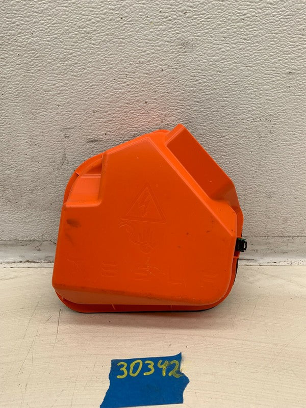 1095565 00 C ⭕17-22 Tesla Model 3 Charge Port System Inlet Close Out Panel Cover 1096326-00-C