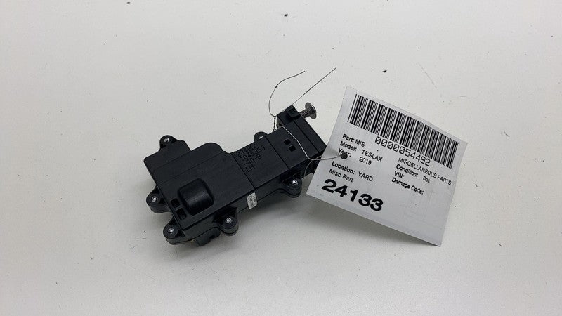 104535300B 2016-2024 Tesla Model X MX Front Left Door Pop Actuator Control Unit Module LH