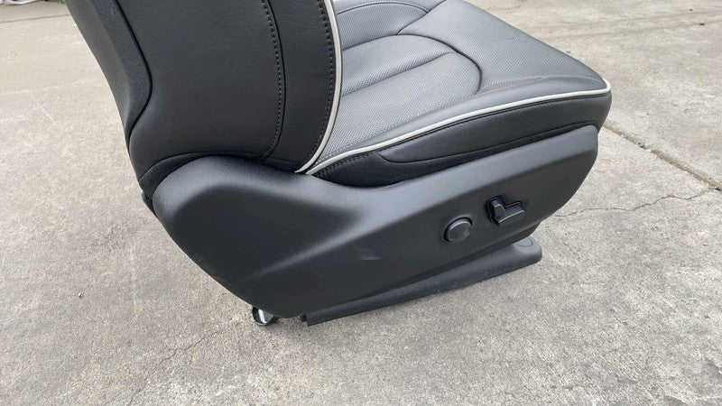 ⭕ 17-25 Chrysler Pacifica Front Passenger Side 1st Row Bucket Seat Black Right