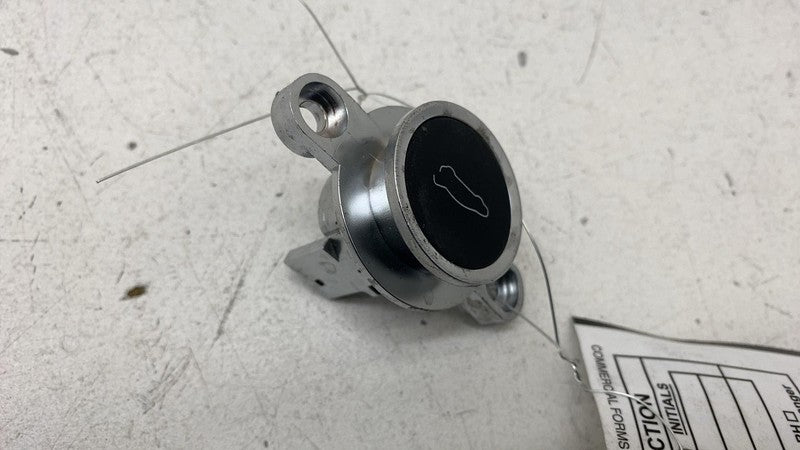 104262900V 2016-2020 Tesla Model X Rear Tailgate Hatch Liftgate Open Switch Button Assembly