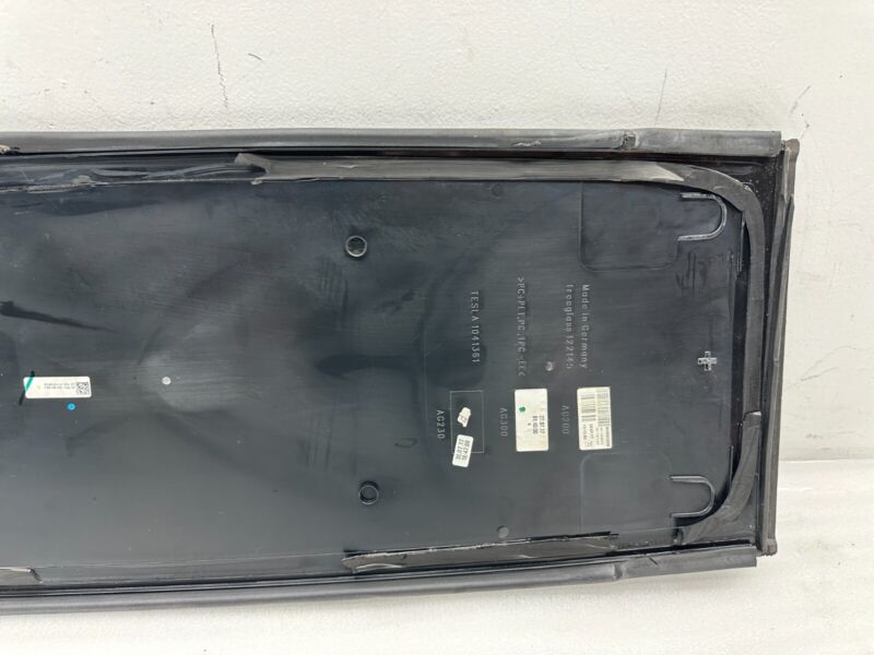 112500900A ⭕16-23 Model X Roof Gloss Molding Center Spine Applique Trim Cover  1041361-00-J
