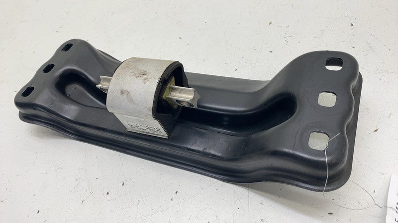 A2132406100 ⭕ 18-23 Mercedes-Benz C300 W205 Transmission Crossmember Bracket A2132400702