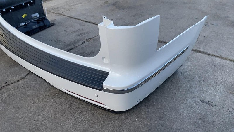 ⭕ 2018 2019 2020 2021 Lincoln Navigator Rear Bumper Cover Panel White 