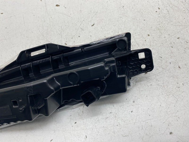 1712514 00 D ⭕ 24-26 Tesla Model 3 Rear Right Taillight Lower Bumper Taillamp RH 1712514-00-D