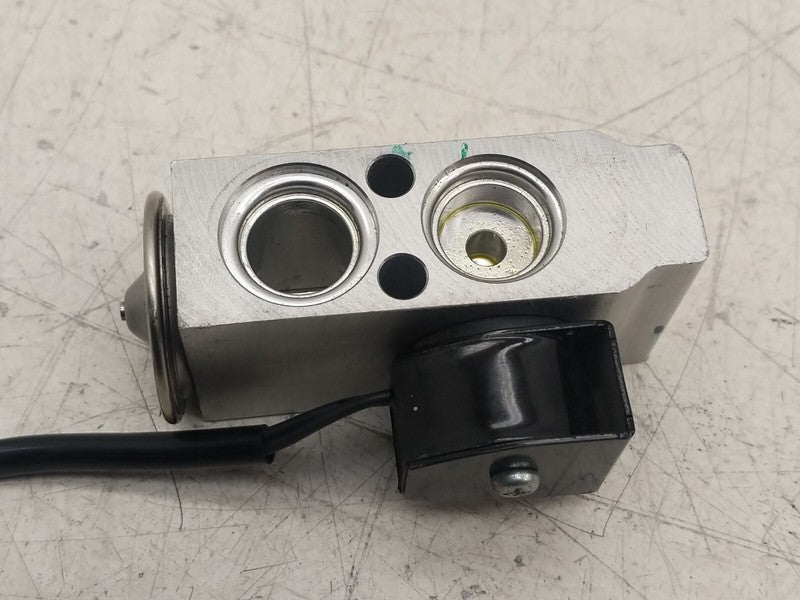 ⭕ 12-20 Tesla Model S X A/C Line TXV Evaporator Valve w/ Solenoid 6008