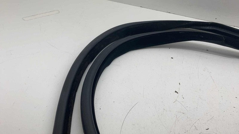 ⭕ 2014-2017 Land Range Rover Sport Front Door Weatherstrip Rubber Seal
