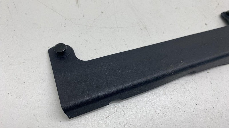 ⭕ 18-21 Navigator Front Right Door Window Frame Cover Molding RH JL1B-