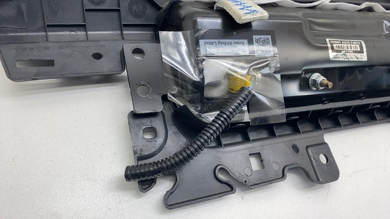 ⭕ 2017-2023 Tesla Model 3 Y Right Lower Knee Safety Airbag Module 1077