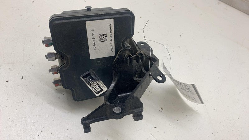 1044745-00-B ⭕ 2017-2023 Tesla Model 3 M3 Anti-Lock Brake System ABS Pump Module 1044745-00-B