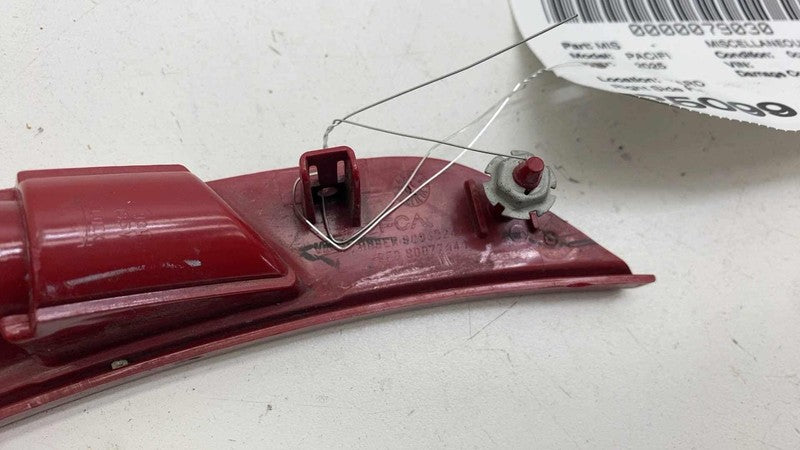⭕ 2017-2025 Chrysler Pacifica Rear Left Marker Light Lamp Reflector 68