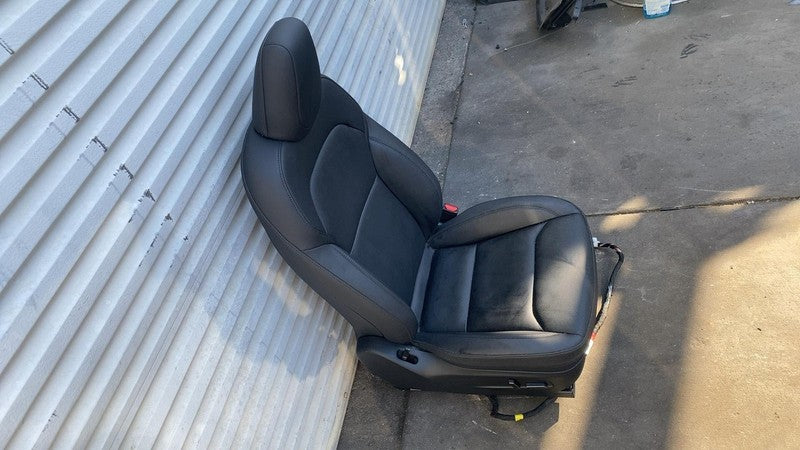 ⭕ 24-25 Tesla Model 3 Front Passenger Side 1st Row Seat Perforated Black Right