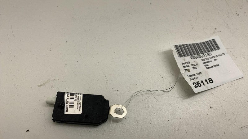 ⭕ 17-23 Tesla Model 3 Infotainment Antenna Amplifier AMP Radio FM 1079