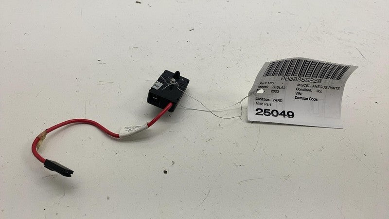 ⭕ 20-23 Model 3 Y Rear Right Radio Antenna Noise Filter Amplifier 1680