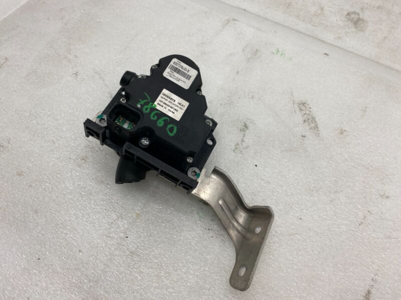 2012-2020 Tesla Model S Coolant Pump Cooling Valve Actuator 4-Way 6007370-00-B