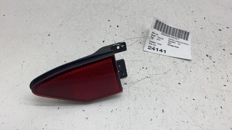 2012-2020 Tesla Model S MS Rear Right Taillight Taillamp Side Reflector Lamp RH